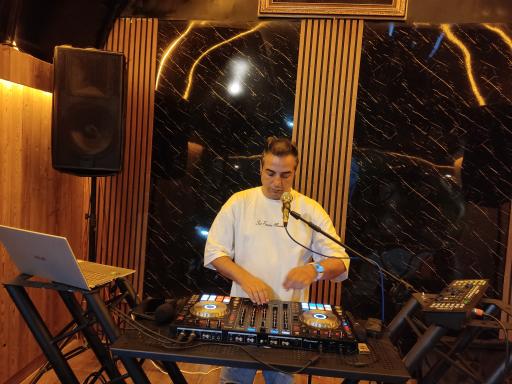 عکس باغ رستوران شاهان