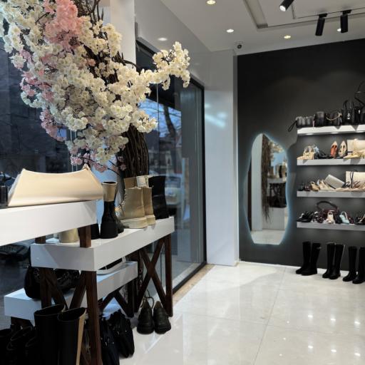 عکس فروشگاه کیف و کفش ولوت