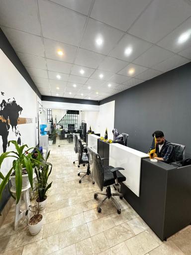 عکس گروه مشاورین املاک کارینو