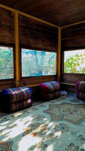 عکس باغ رستوران هما