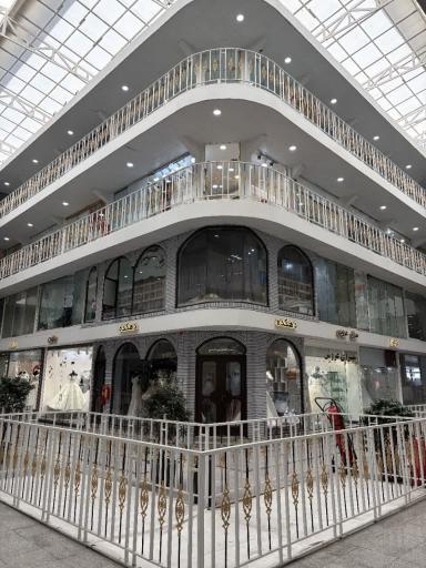 عکس مرکز تولید و فروش لباس عروس