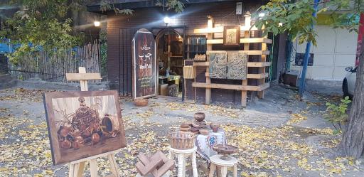 عکس گالری کافه چوب