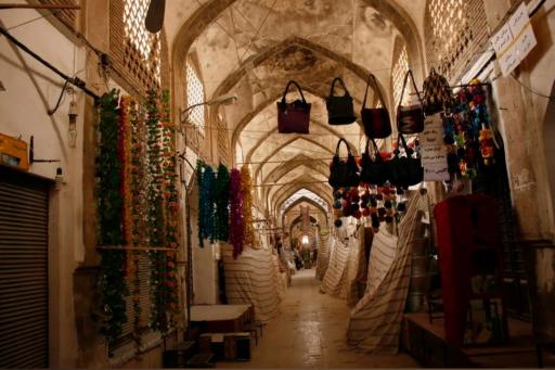 عکس بازار باستانی قیصریه لار