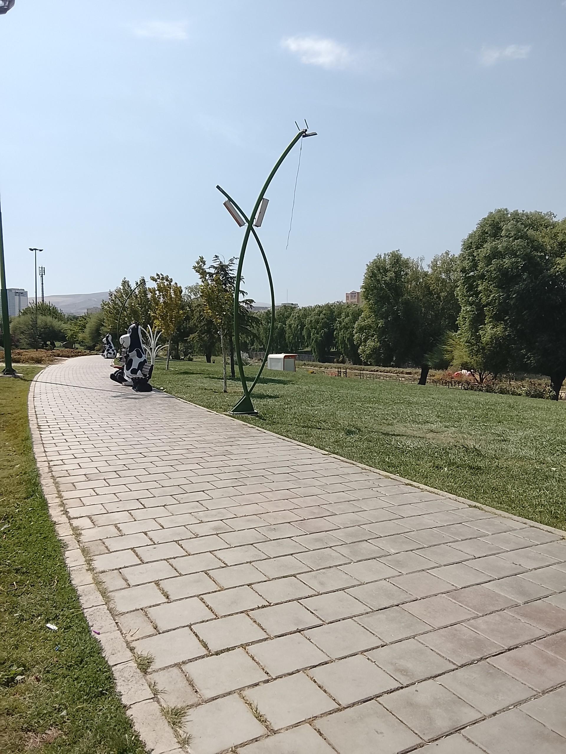 عکس بوستان گلها (گوللر باغی)