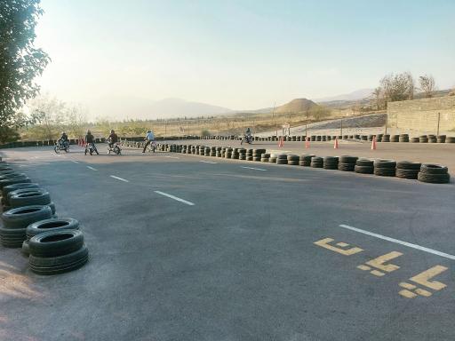 عکس مجتمع آموزش رانندگی ماشین و موتورسیکلت آهنگ پیشتاز