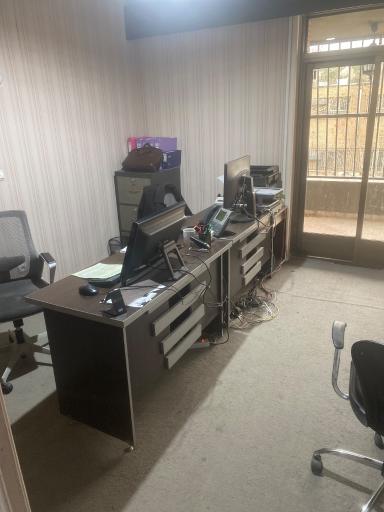 عکس رادمهر پرداز محاسب 