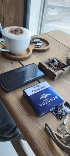 عکس کافه چاپلین