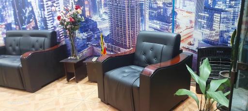 مشاورین املاک نارون