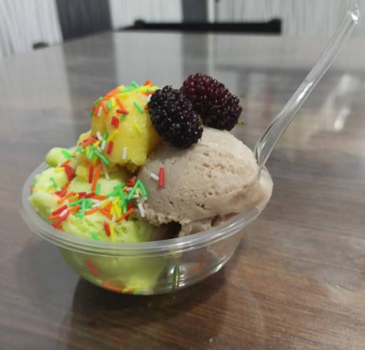 عکس کافه چهار فصل (بستنی بندی)