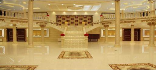 عکس تالار قصر مجلل طلایی