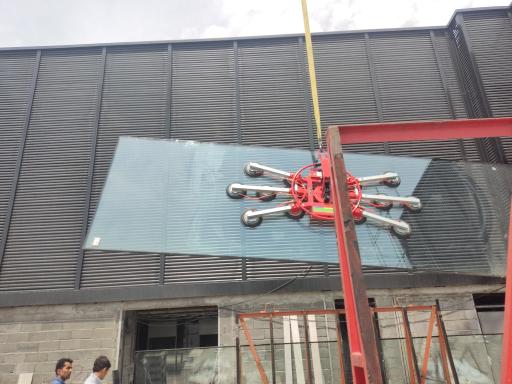 عکس خدمات شیشه دنیوی 