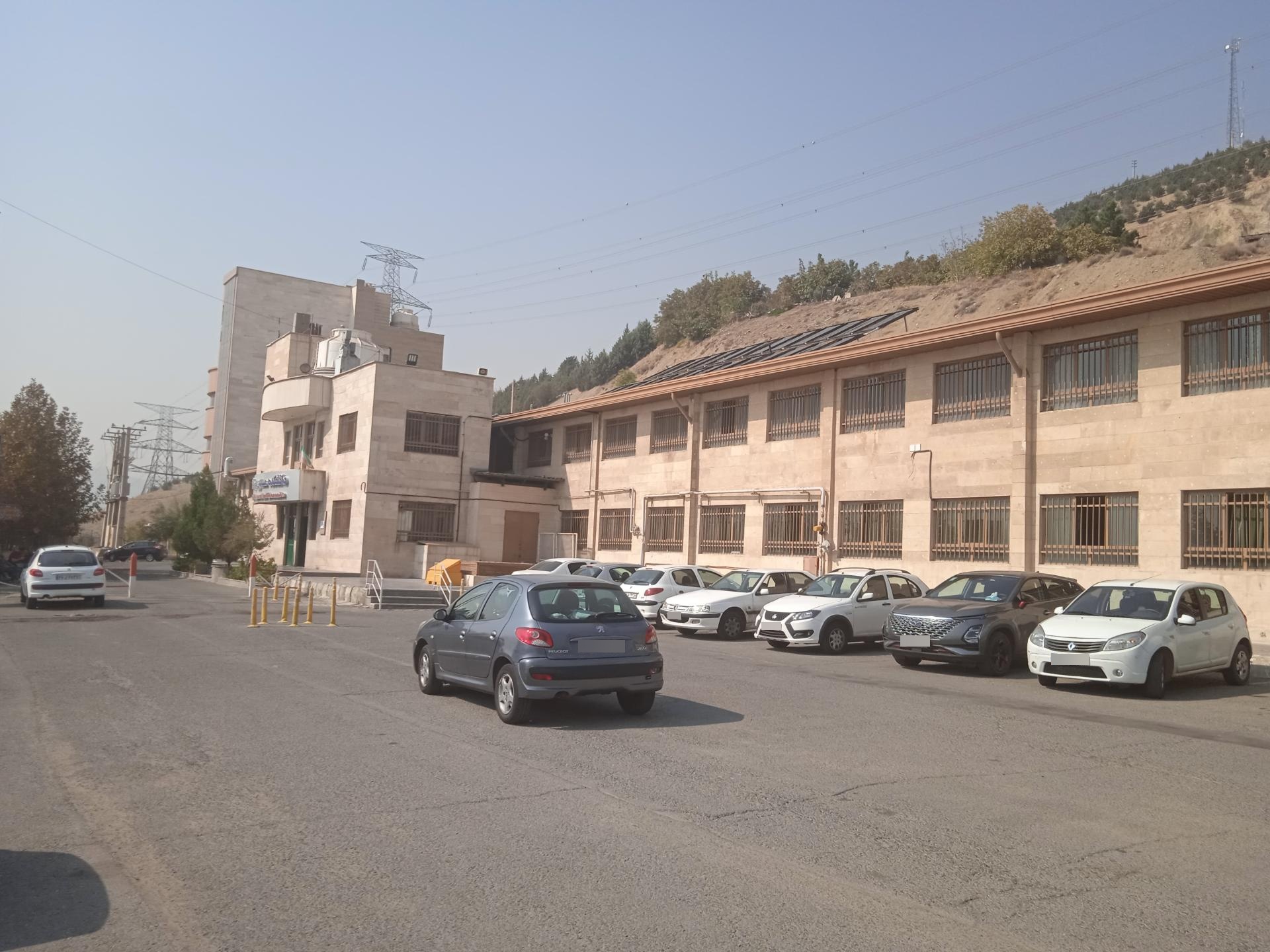 عکس دانشکده مدیریت و اقتصاد