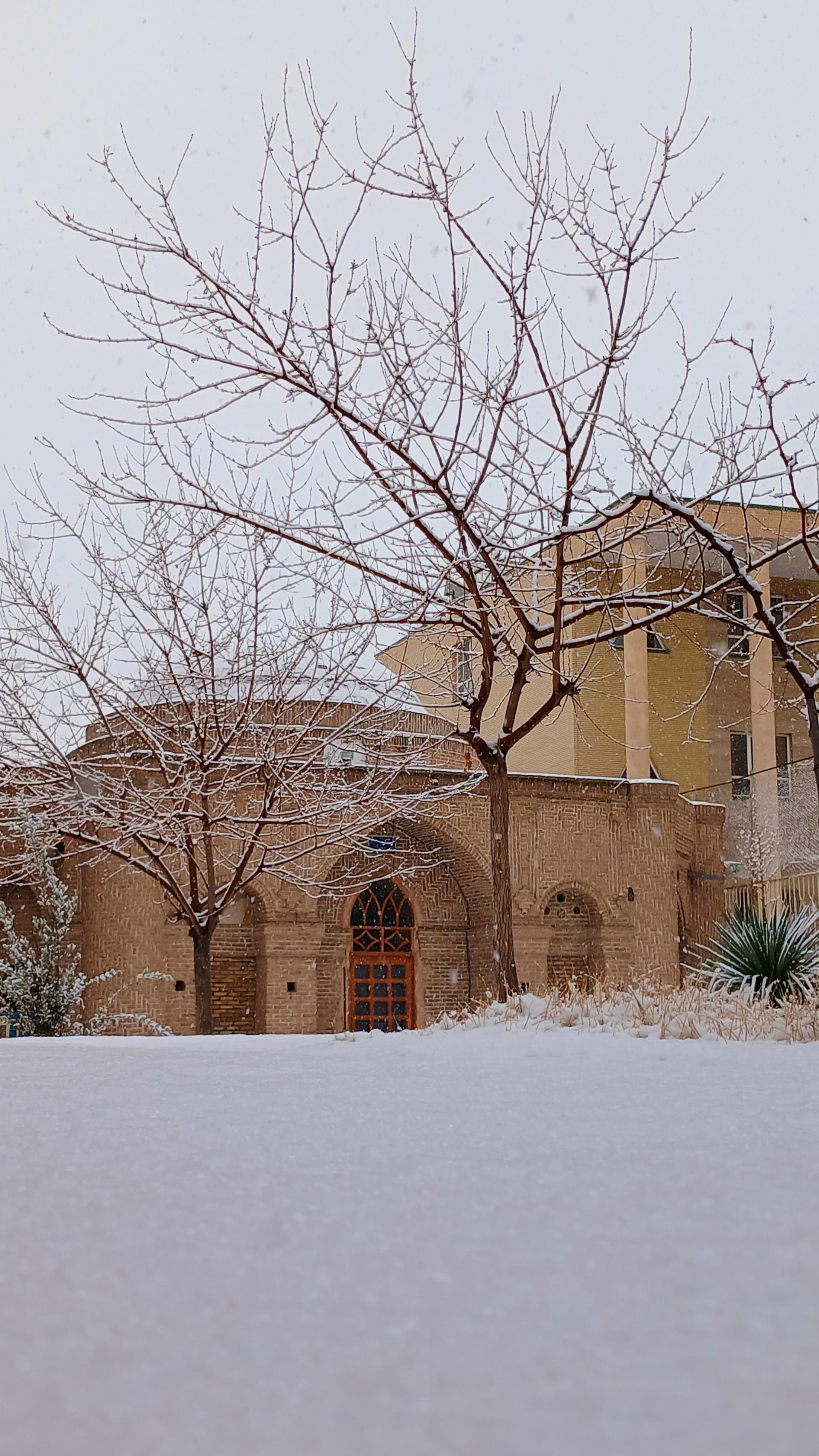 عکس آرامگاه بقراط