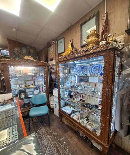 عکس گالری آنتیک شاه حسینی