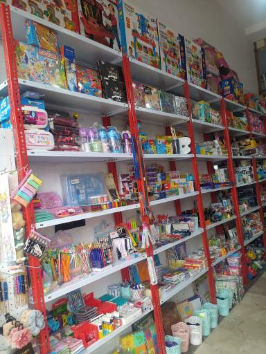 اسباب بازی فروشی و لوازم التحریر رنگین کمان