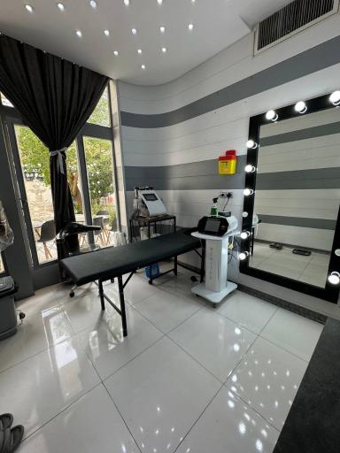 عکس کلینیک زیبایی ایرانا