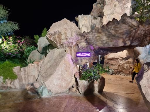 عکس رستوران کوه نور کیش