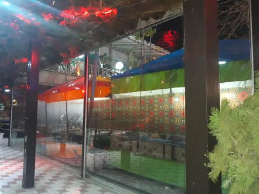 عکس باغ رستوران صدف