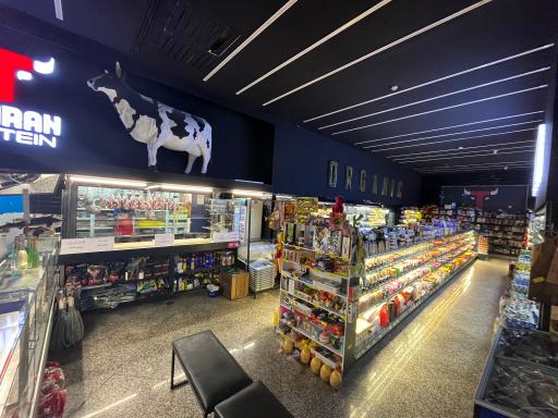 عکس هایپرمارکت شبانه روزی تهران پروتئین