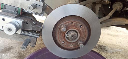 عکس خدمات جلوبندی . مرکز تخصصی تابگیری دیسک ترمز سرخود