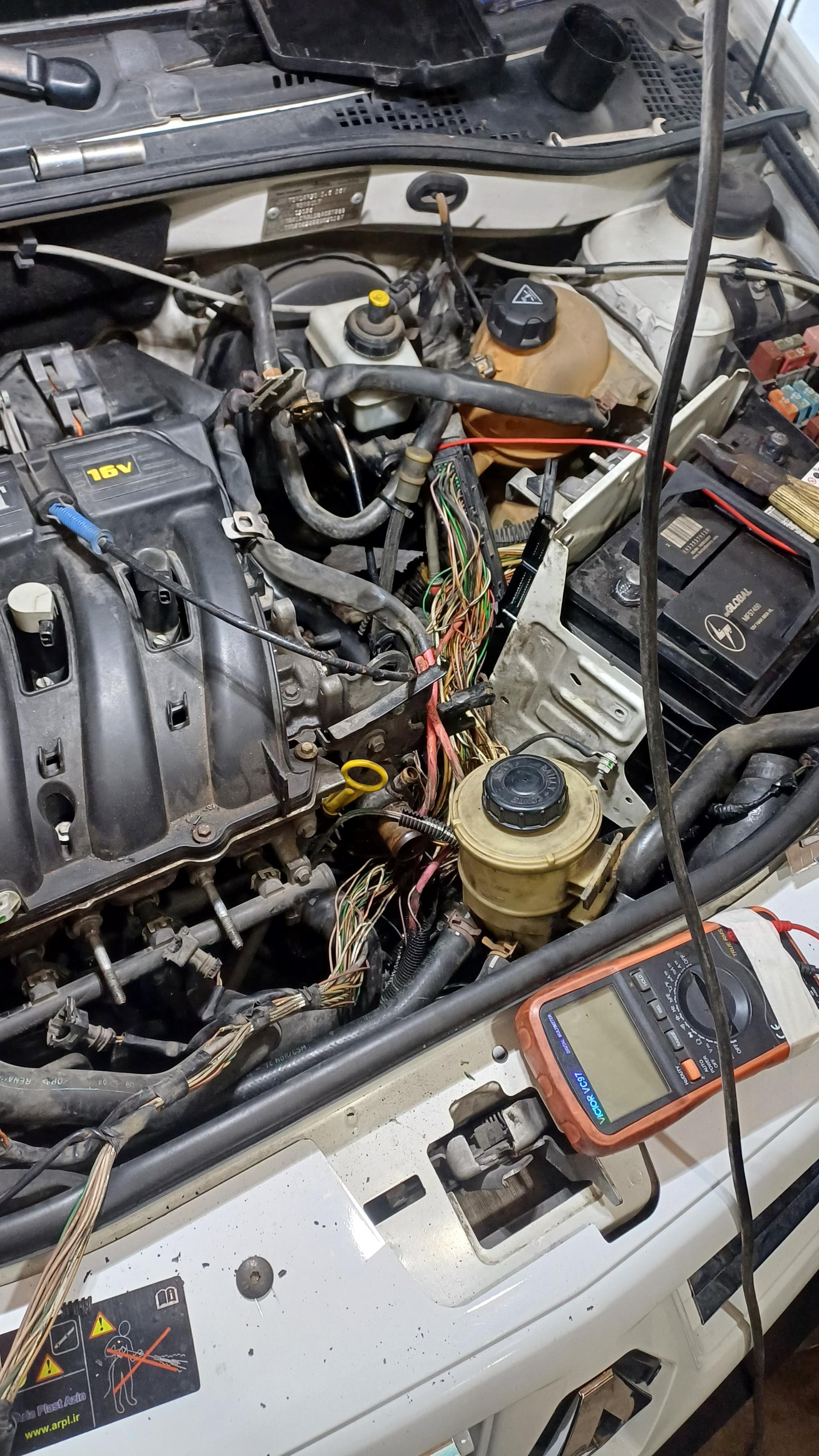 عکس مهندسی برق خودرو و تنظیم موتور 