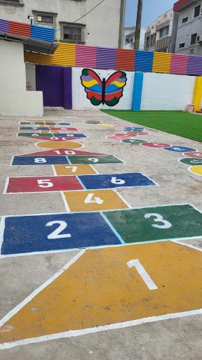 عکس دبستان دخترانه خرد