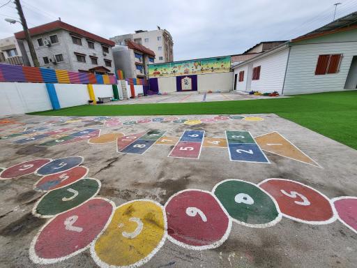 عکس دبستان دخترانه خرد