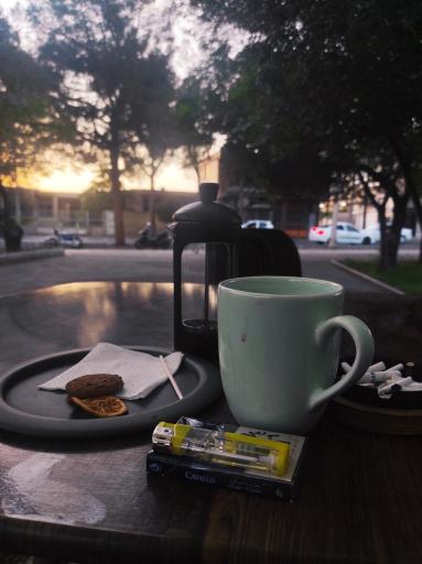 عکس کافه‌ کتاب حیات