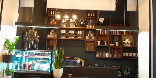 عکس کافه قهوه  آتا 