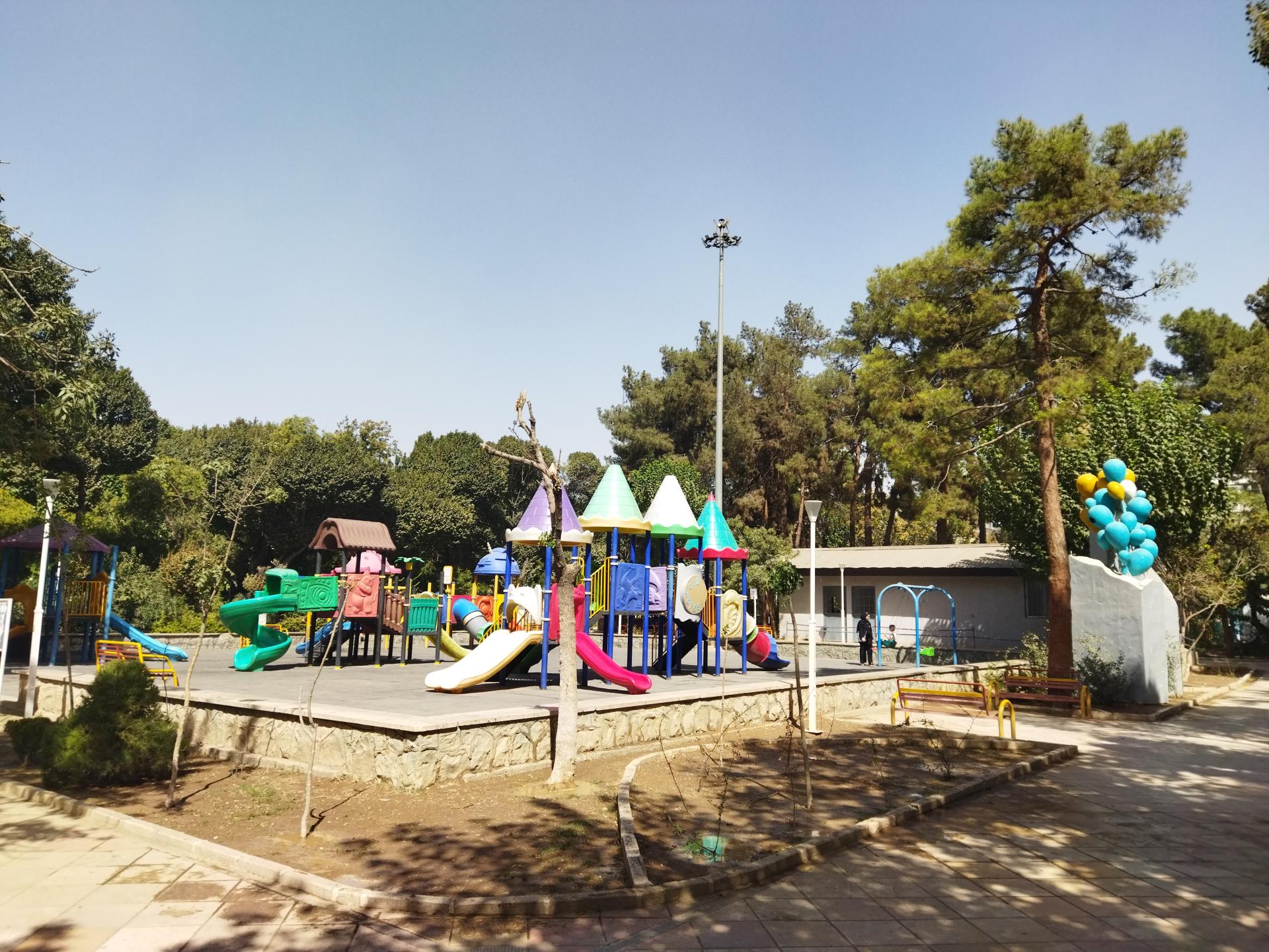 عکس زمین بازی کودکان