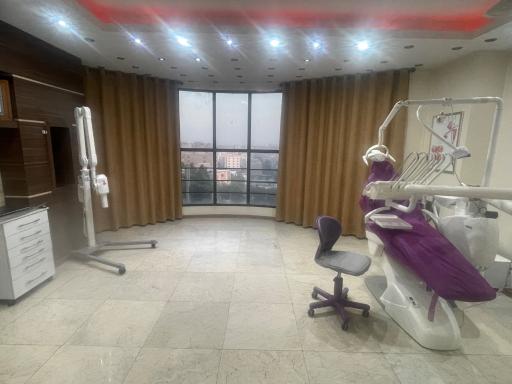 عکس دکترهاله کرمیان جراح دندانپزشک