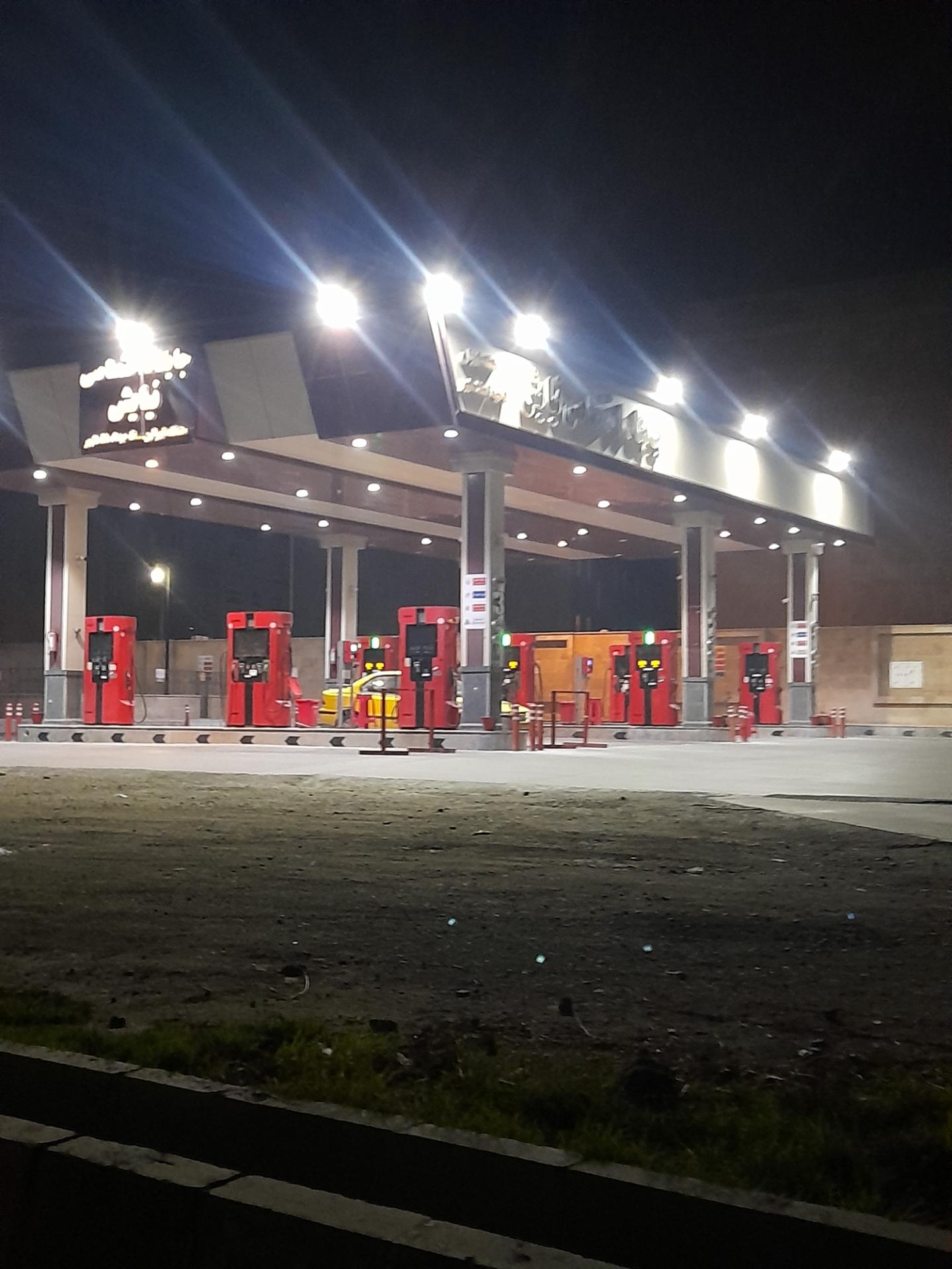 عکس پمپ بنزین نیایش