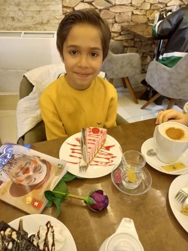 عکس کافه پاییز ۸۱ (شعبه سنگ فرش)