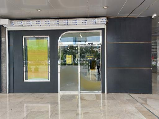 عکس فروشگاه اصلی ایرانسل