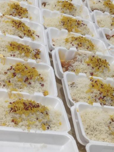 عکس تهیه غذای دارچین 