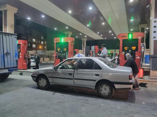 عکس پمپ بنزین نیایش