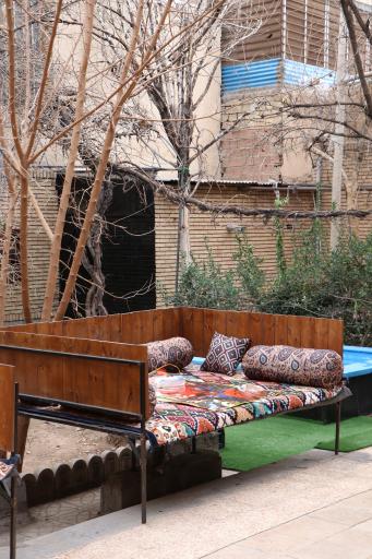 عکس رستوران و سفره خانه رنگ شب 