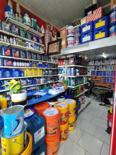 عکس فروشگاه روغن موتور حکمی