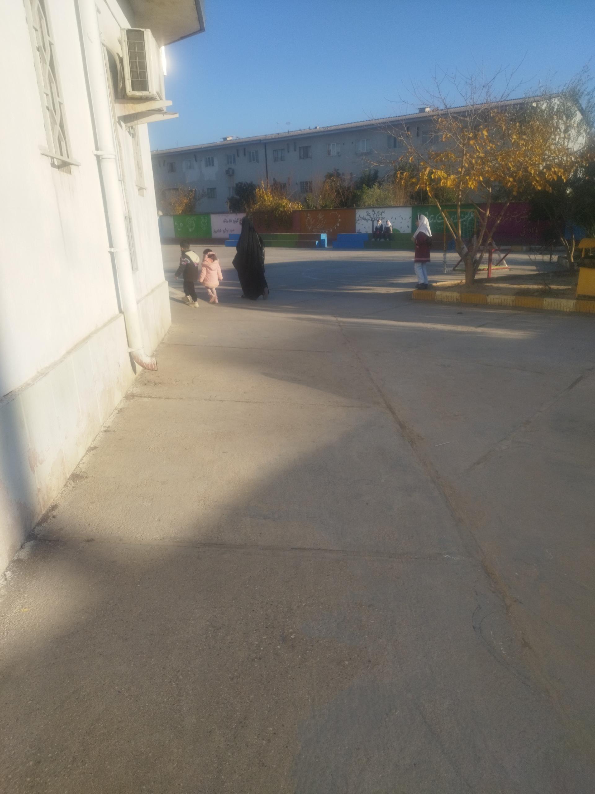 عکس مدرسه پسرانه اندیشه و دخترانه خلیج فارس