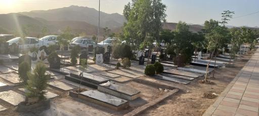 عکس قبرستان ده امام