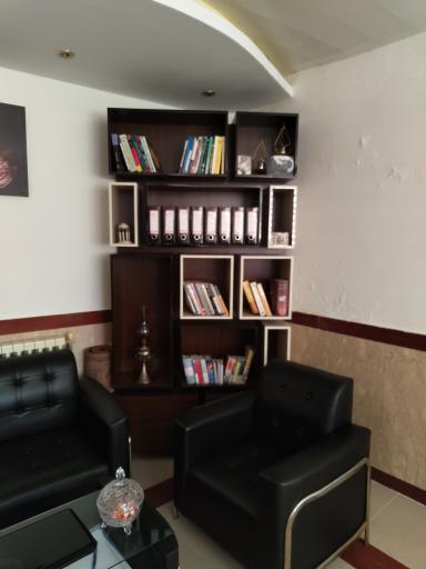 عکس دفتر وکالت فخرالدین حسینی برزنجی