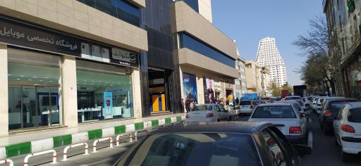 عکس پارکینگ مرکز خرید کورش