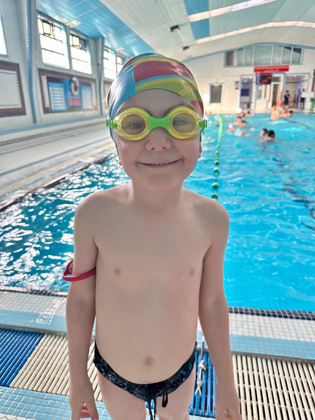 عکس مدرسه شنا آرمان