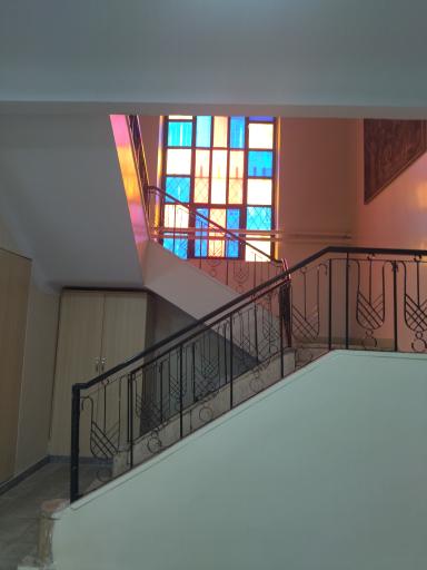 عکس هنرستان هنرهای زیبای دختران