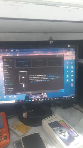 عکس تعمیرات تخصصی موبایل