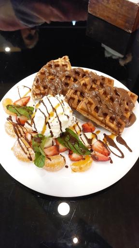 عکس کافه ماموت