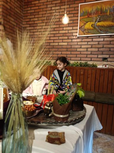 رستوران فست فود کاج