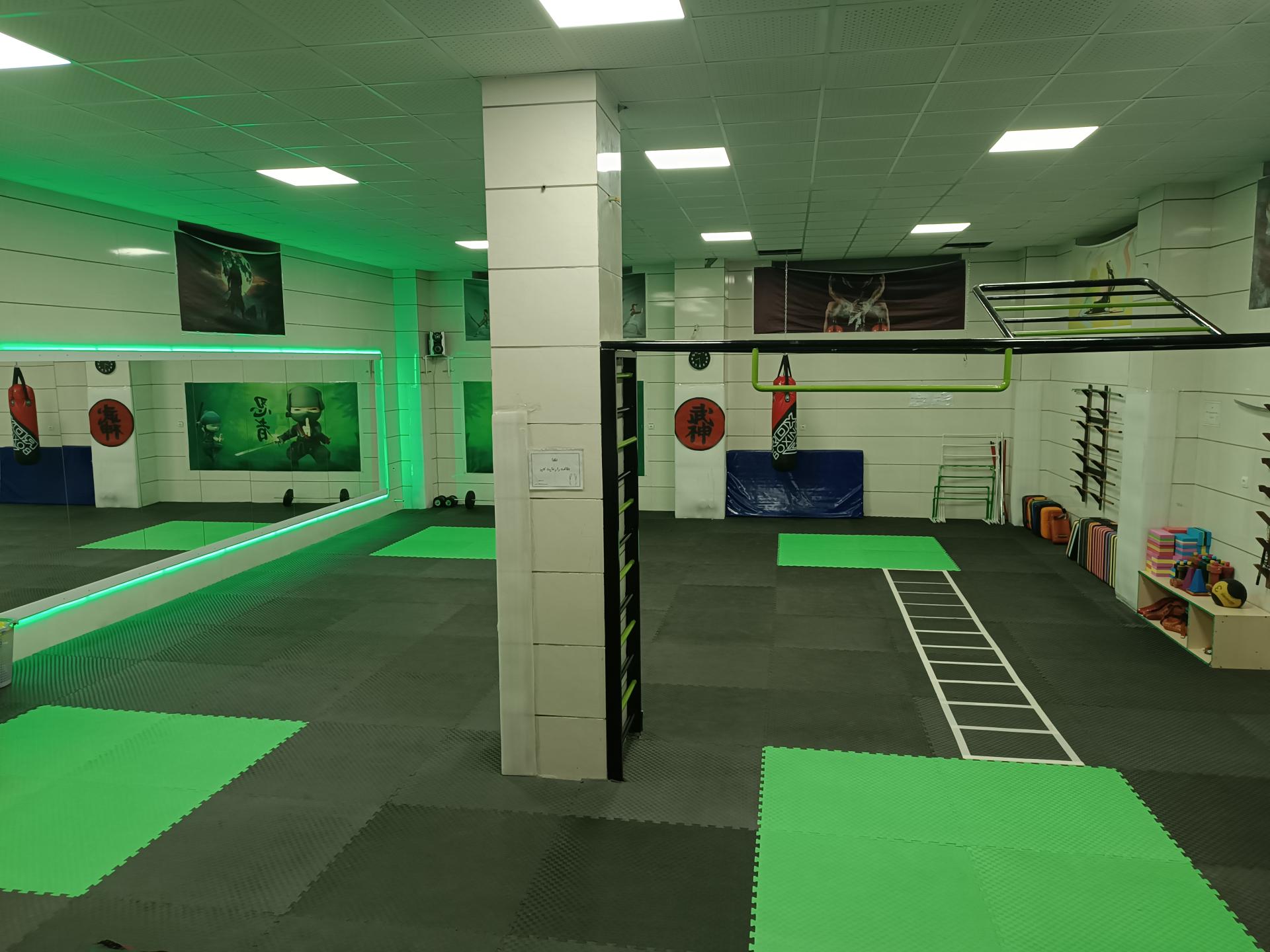 عکس باشگاه اهورا 