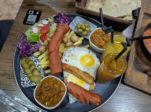 عکس رستوران فست فود کاج