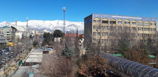 عکس دانشکده الهیات و معارف دانشگاه تهران